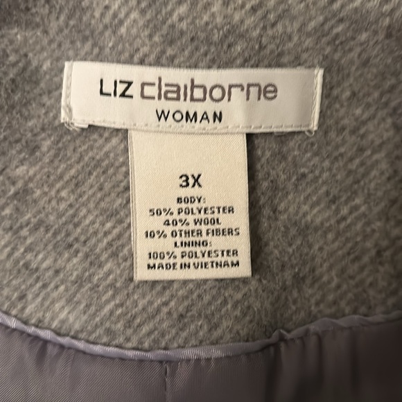 Liz Claiborne stunning grey winter coat with rhinestone detailing. Size 3X - Picture 5 of 6